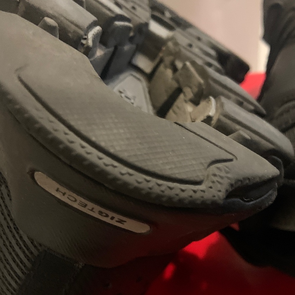 Reebok Men's All-Black Athletic Shoes - Picture 12 of 13